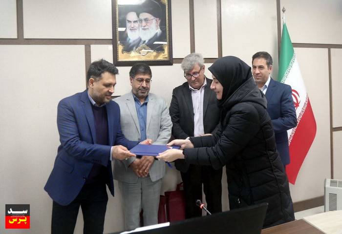 مراسم تقدیر از پژوهشگران برتر سازمان آب و برق خوزستان برگزار شد