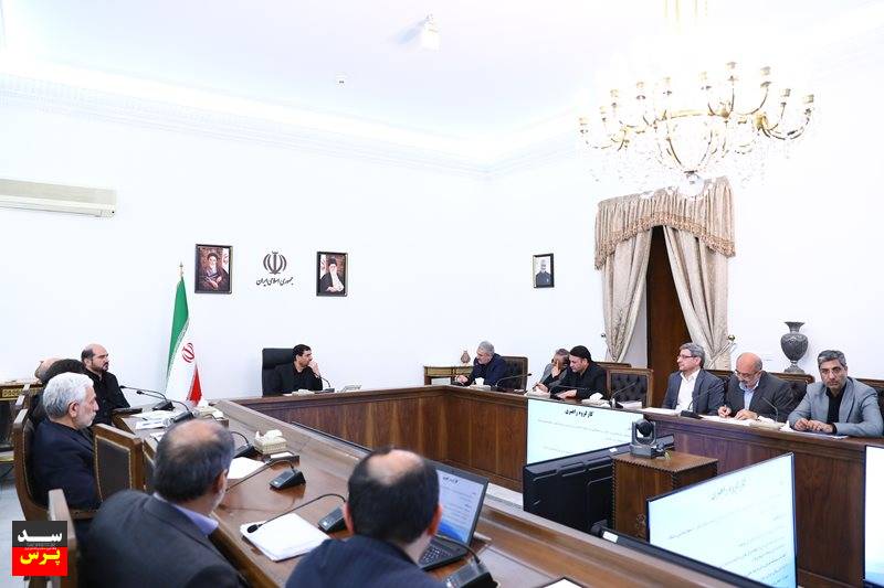 چهاردهمین جلسه پروژه خطوط انتقال آب از خلیج فارس و دریای عمان/ استفاده از ظرفیت شرکت‌های بزرگ صنعتی و بخش غیردولتی در حل مسائل مهم کشور یک ضرورت اساسی است