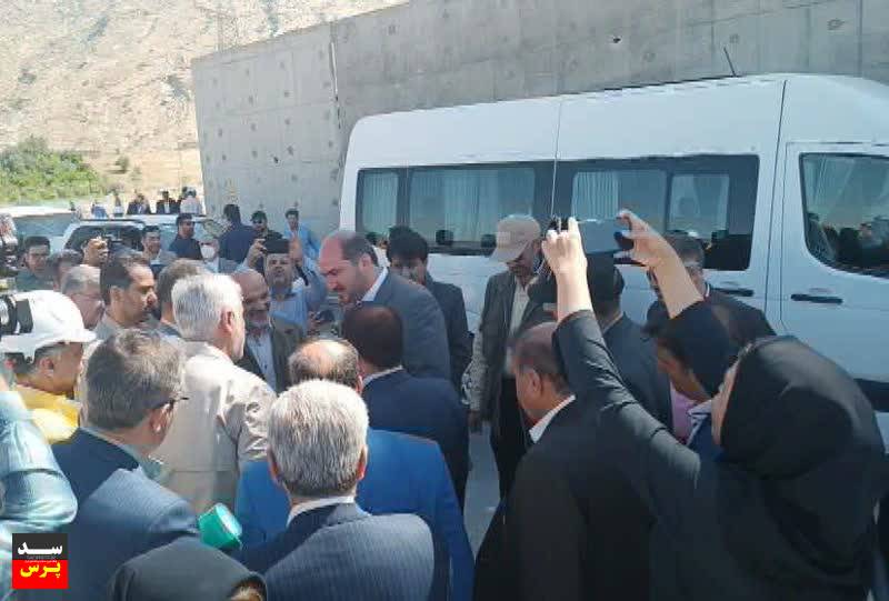 بازدید معاون اجرایی رئیس‌جمهور از سد و نیروگاه چم شیر