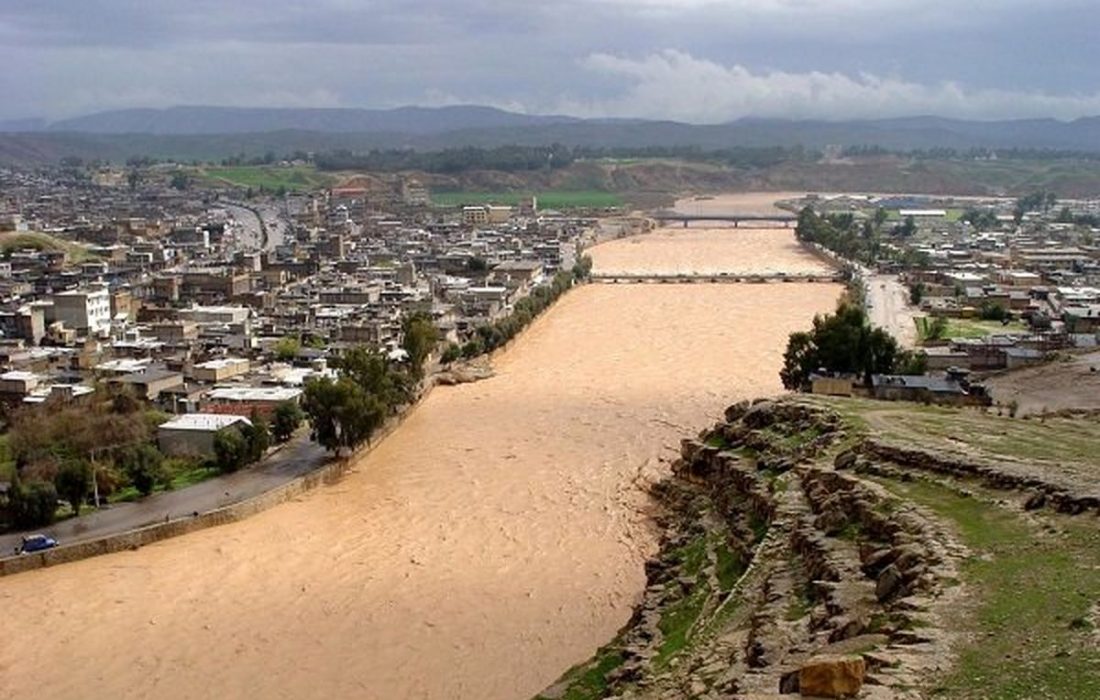 مهار طغیان رودخانه کشکان در سد در حال احداث تنگ‌معشوره