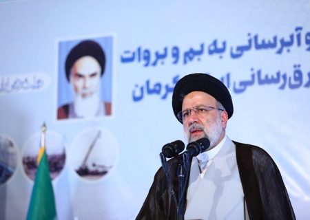 بهره‌برداری از پروژه‌های آب و برق کرمان نتیجه روحیه جهادی است/ رفع تنش آبی از ۳۰۰۰ روستای طرح جهاد آبرسانی