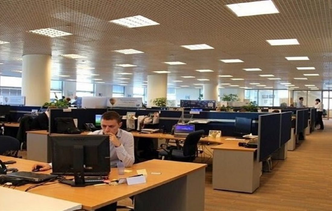 ادارات بی توجه به مدیریت مصرف منتظر قطعی برق باشند