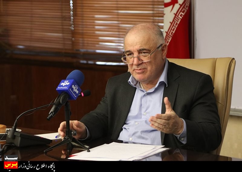 چشم انداز۲۰ ساله وزارت نیرو توسعه انرژیتجدیدپذیر است/ یک میلیون کیلومتر گستره شبکه برق در کشور