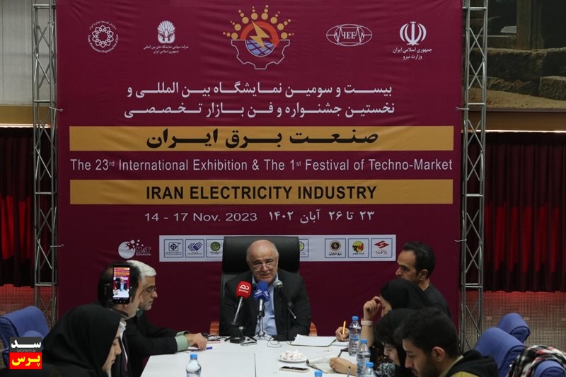 ۱۴۰۳؛ سال تحول تجدیدپذیرها در صنعت برق کشور است/ آمادگی وزارت نیرو برای توسعه خودروهای برقی