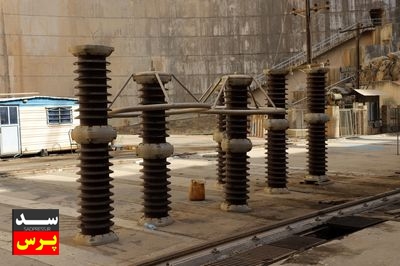 نصب برقگیرهای جدید ترانس های قدرت واحد شماره ۳ سد شهید عباسپور
