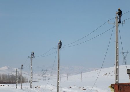 پایداری شبکه های برق با وجود بارش برف در اکثر مناطق کشور