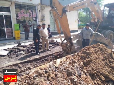 اصلاح خط فاضلاب خیابان ۱۶ غربی منطقه کیانپارس