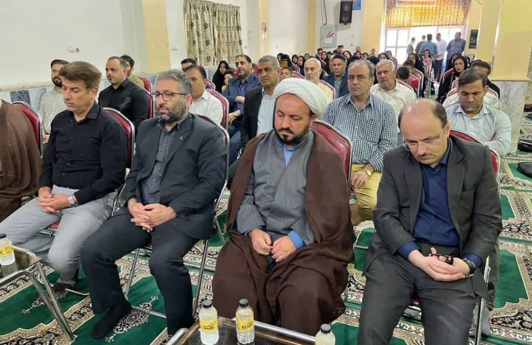 برگزاری مراسم عزاداری شهادت سید حسن نصرالله و آیین اهدا و بهرمندی ۱۰۰ دانش آموز نیازمند شهرستان کارون از بسته های لوازم التحریر