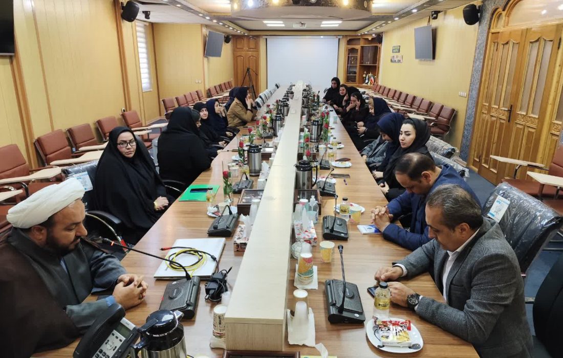 به مناسبت ولادت حضرت فاطمه (س) و روز زن از بانوان شرکت آب جنوب شرق تجلیل و تکریم گردید