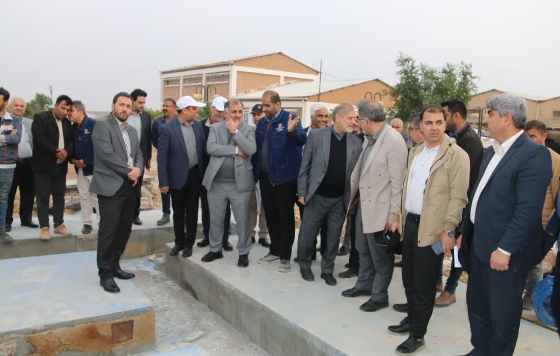 بازدید مدیرعامل سازمان آب و برق خوزستان و نماینده مردم شریف ماهشهر، امام جمعه ماهشهر ، مدیر عامل آب و فاضلاب خوزستان از تاسیسات آبرسانی مرغزار آب جنوب شرق