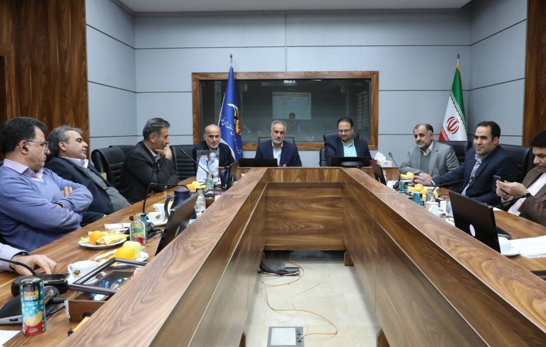 بررسی مسائل حوزه منابع انسانی صنعت آب و برق خوزستان با حضور نمایندگان وزارت نیرو و توانیر