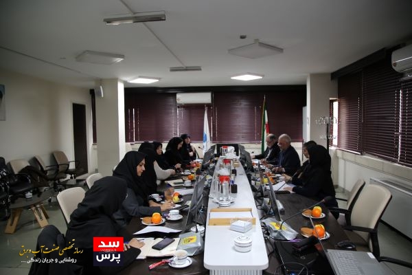 تاکید وزیر نیرو بر افزایش نقش بانوان در مدیریت آب و برق/ تلاش برای بهبود شرایط کاری و رفاهی بانوان