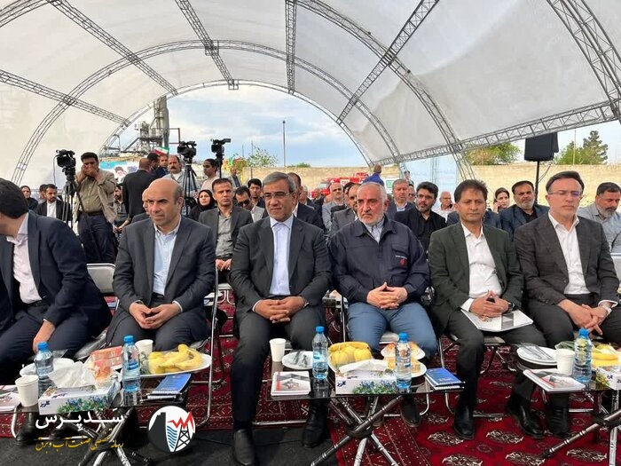 آغاز عملیات اجرایی و بهره برداری از ۲۹۶ مگاوات نیروگاه خورشیدی در خراسان رضوی با حضور معاون وزیر نیرو