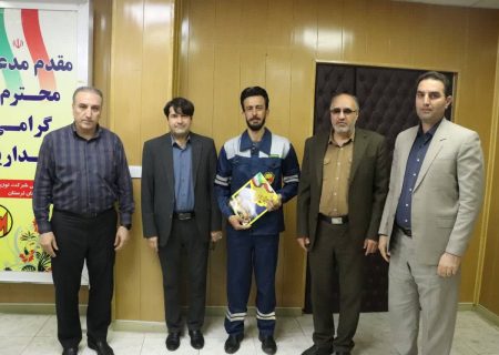 تجلیل از کارگران نمونه ایمنی شرکت توزیع برق لرستان به مناسبت روز کارگر