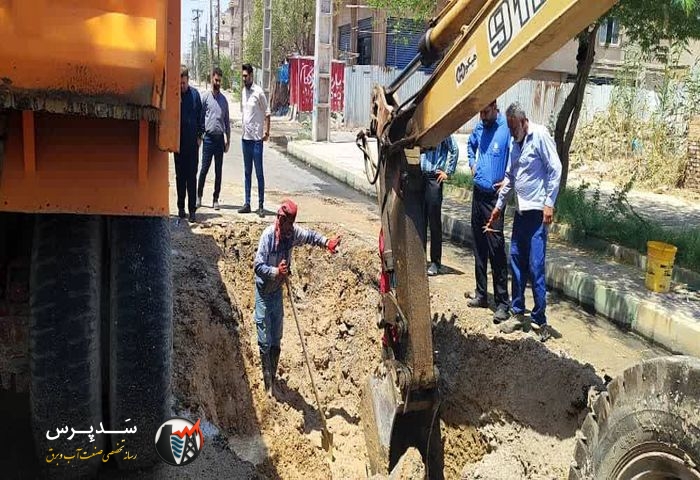خط لوله فولادی ۴۵۰ میلیمتری آبرسانی ماهشهر شرکت آب جنوب شرق تعمیر شد