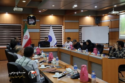 نشست مدیر روابط عمومی سازمان آب و برق خوزستان با مسئولان روابط عمومی شرکت‌های طرف قرارداد برگزار شد