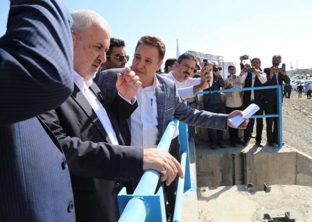 سد انحرافی و کانال انتقال آب نجف‌آباد جیرفت با حضور وزیر نیرو به بهره‌برداری رسید