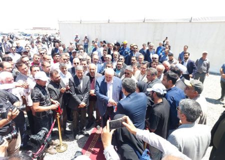 بهره‌برداری از نیروگاه ۱۱۷ مگاواتی متانول کاوه با حضور وزیر نیرو در اردستان/ اتصال ۱۳۹ مگاوات نیروگاه خورشیدی به شبکه برق کشور