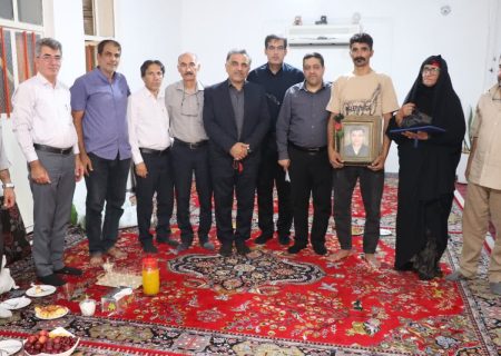 دیدار صمیمی مدیرعامل سد و نیروگاه کرخه با خانواده ی پرسنل وفات یافته ی این سد 